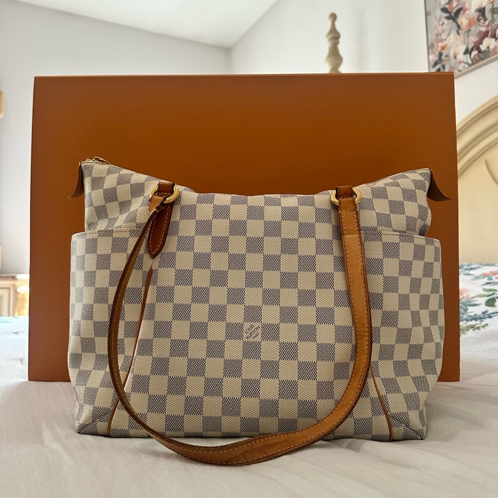 Authentic Louis Vuitton Daniel Azur Leather Tote Bag